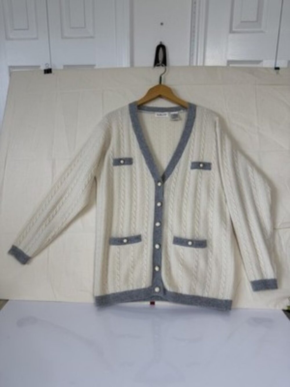 Vintage Talbots Cardigan Sweater Womens M White Gray Cable Knit Angora Pearl